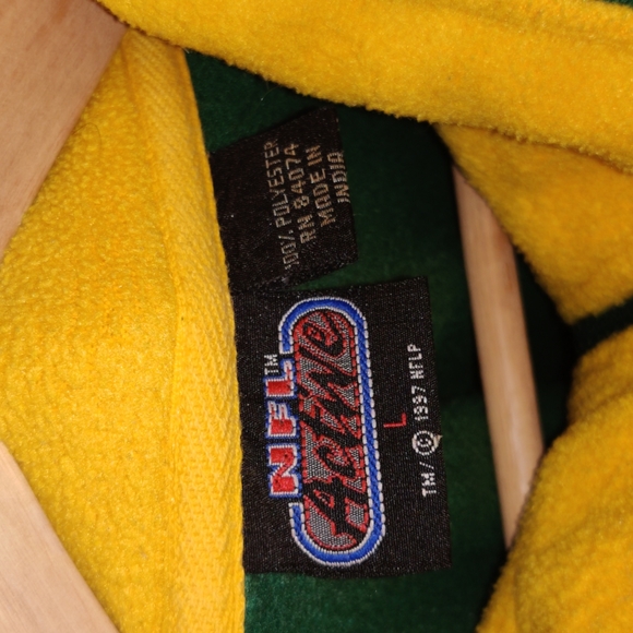 NFL Active  Green Bay Vintage Pull Over - Picture 5 of 6